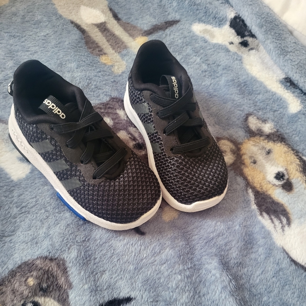5C Adidas sneakers